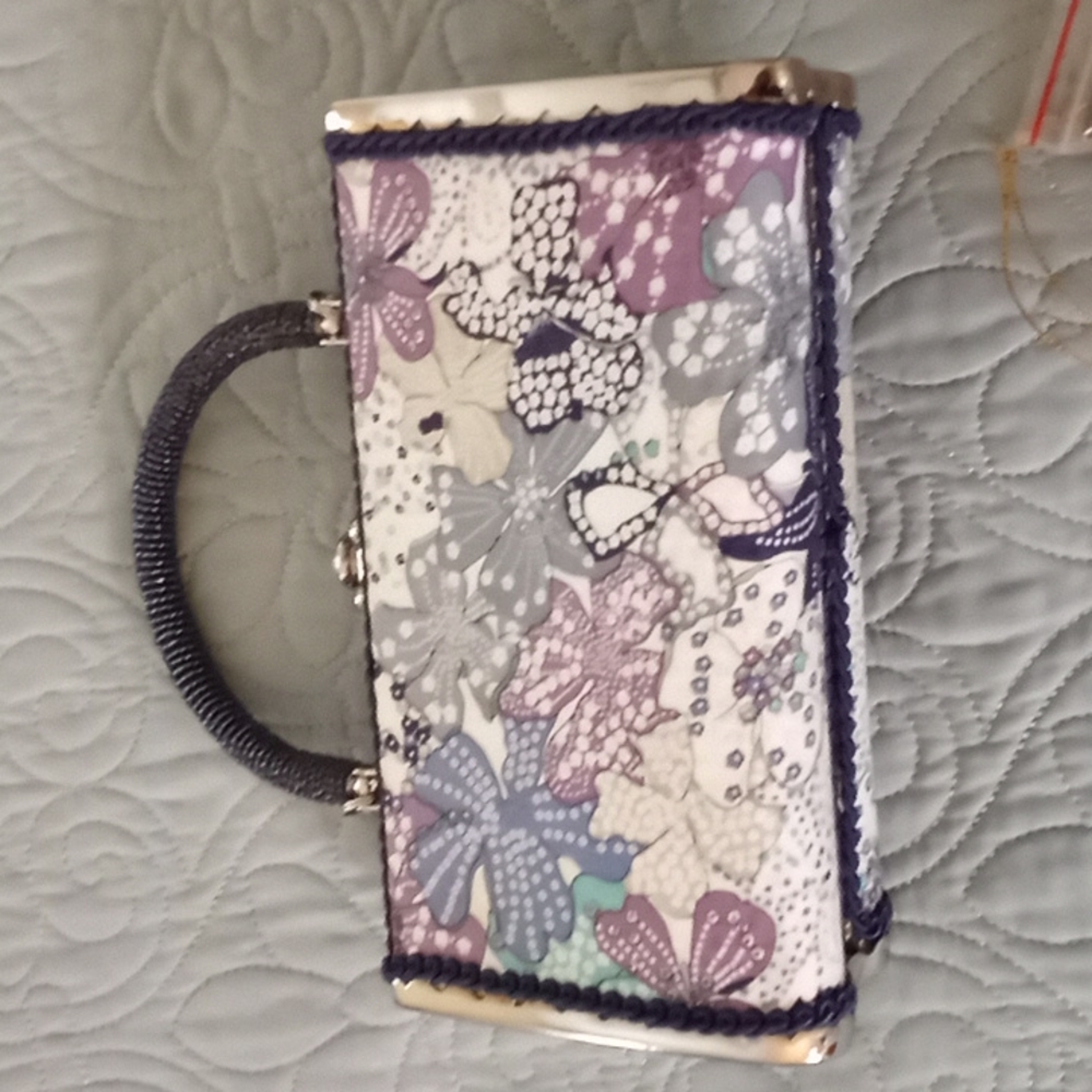 Purse - Picture 4 of 4